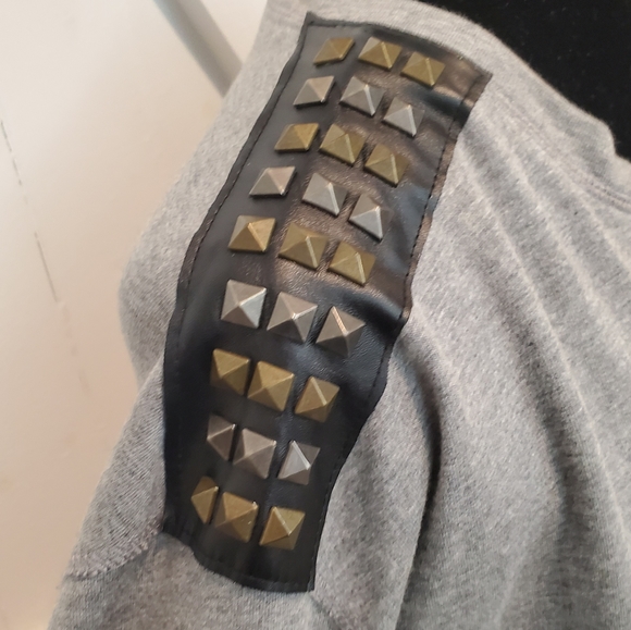 Two by Vince Camuto sweater - Picture 2 of 4